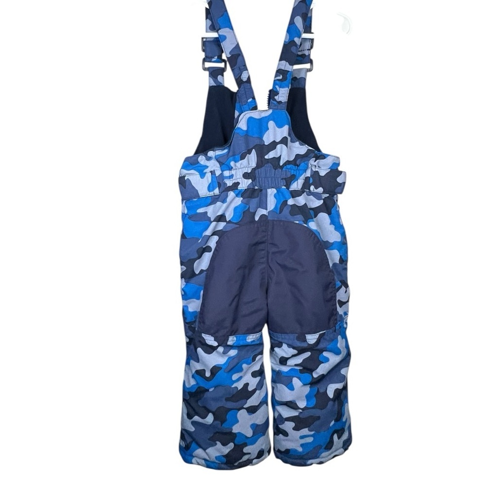Amazon Essentials Boys' water-resistant snow bib - blue camouflage - Size 2T